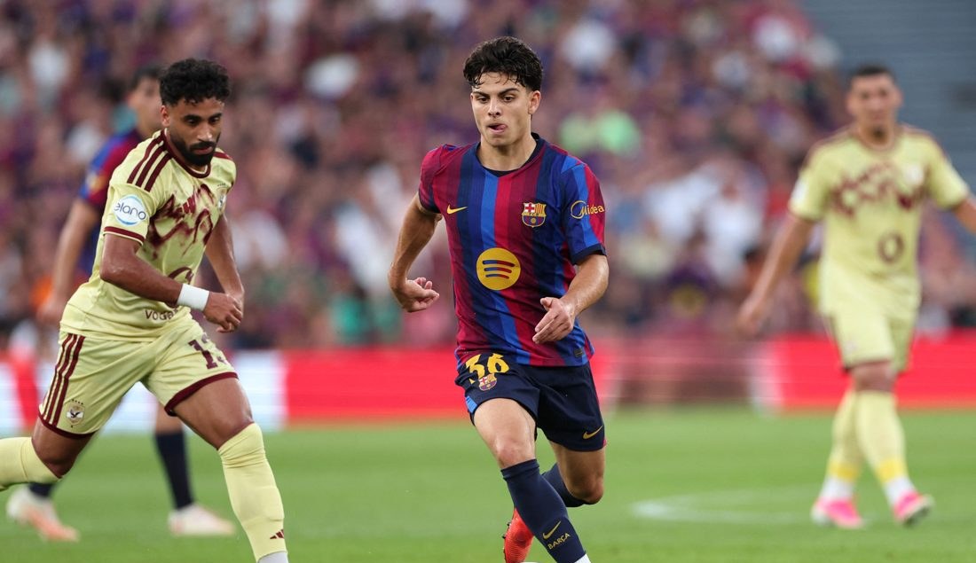 Barcelona promove Xavi Espart ao elenco principal e o destaca como nova joia do clube