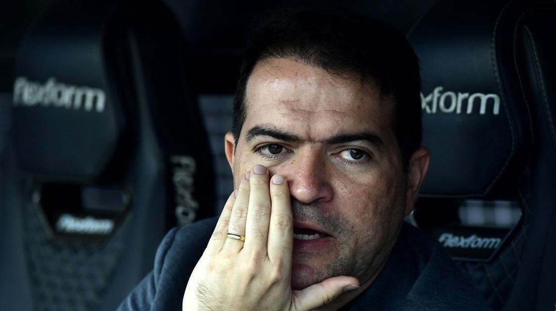 Corinthians contrata Clarence Seedorf após recusas e decisão de Marcelo Paz divide diretoria