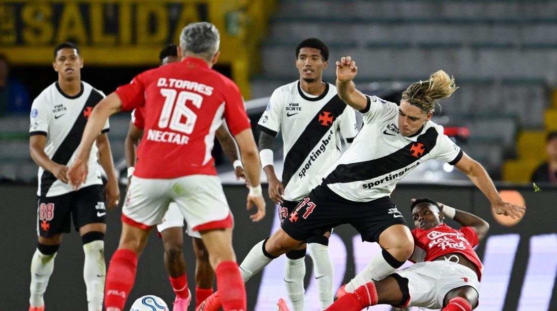 Vasco mantém estratégia ao priorizar Brasileirão e garante empate sem gols contra o Santa Fe em Bogotá