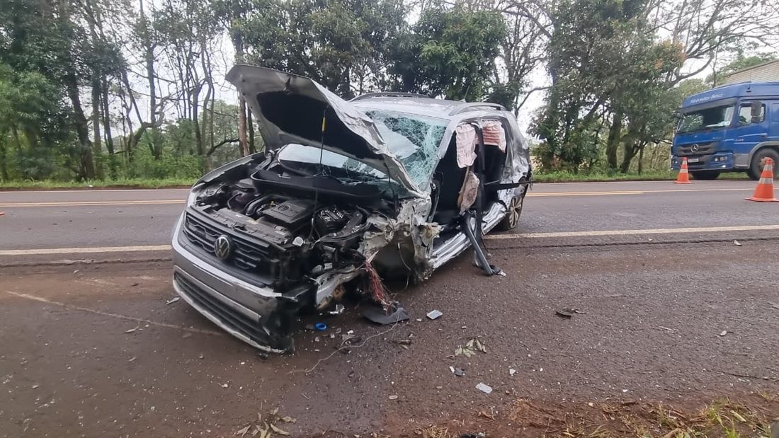 T-Cross é gravemente danificada em colisão com carreta na BR-369 entre Cascavel e Corbélia