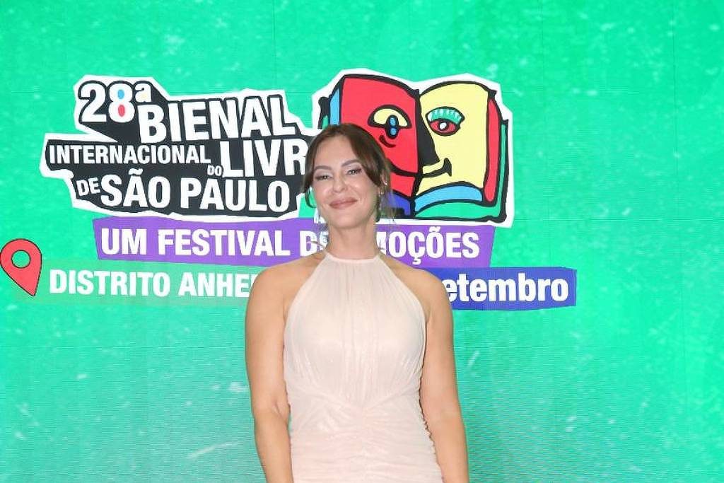 Paolla Oliveira discute adaptação de "A Estranha da Cama" na Bienal do Livro de São Paulo
