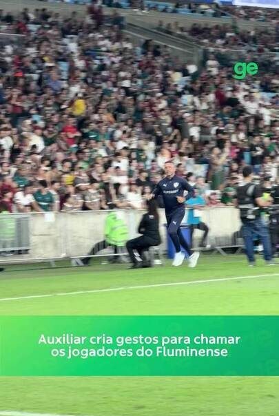 Auxiliar cria gestos para chamar os jogadores do Fluminense