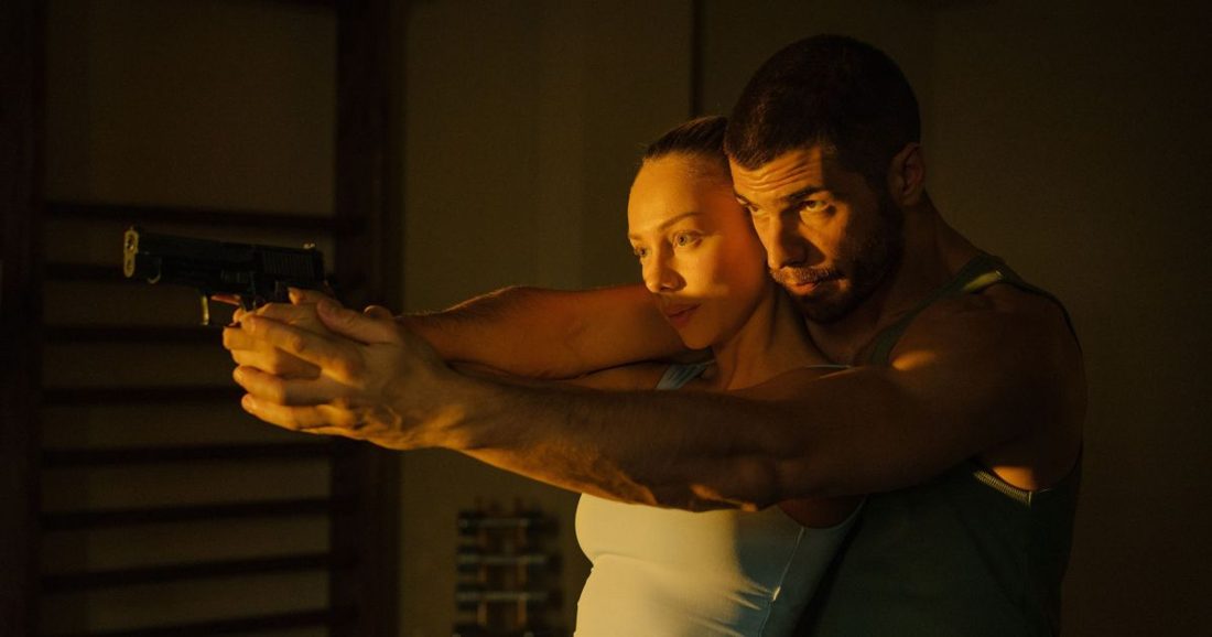 Ester Expósito sente mais liberdade oito anos após estrelato ao estrelar novo romance do Prime Video