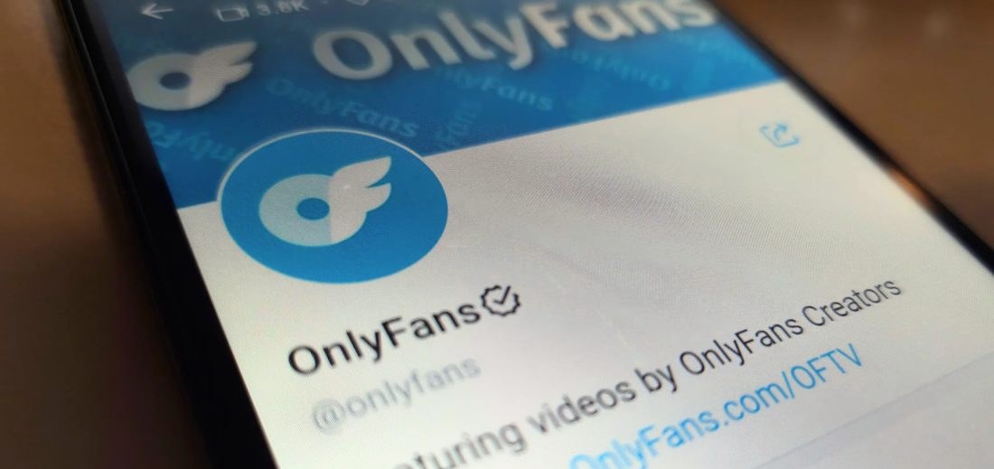 IAs replicam rotinas de stand‑up e vendem conteúdo no OnlyFans e Fanvue
