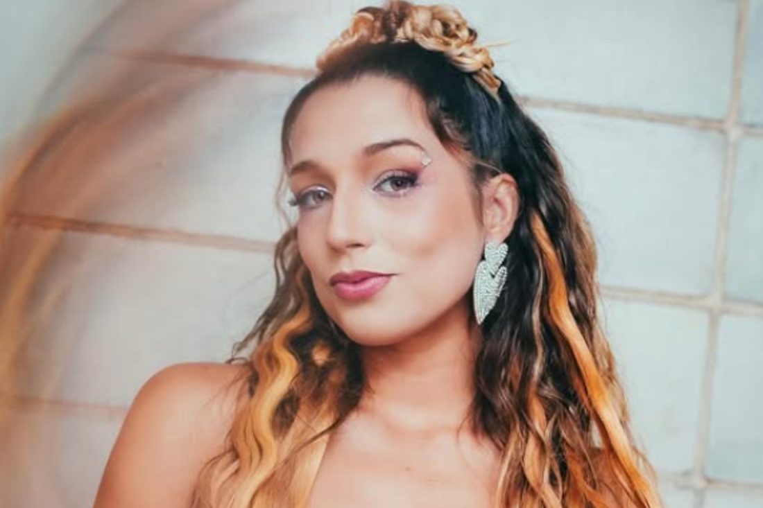 Ex-BBB Samira Sagr surpreende ao aparecer loiríssima no Instagram