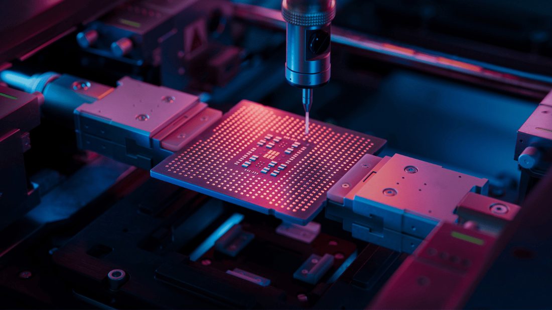Micron dispara 476,42% no ano e ainda é considerada barata na corrida da IA, dizem Empiricus e XP