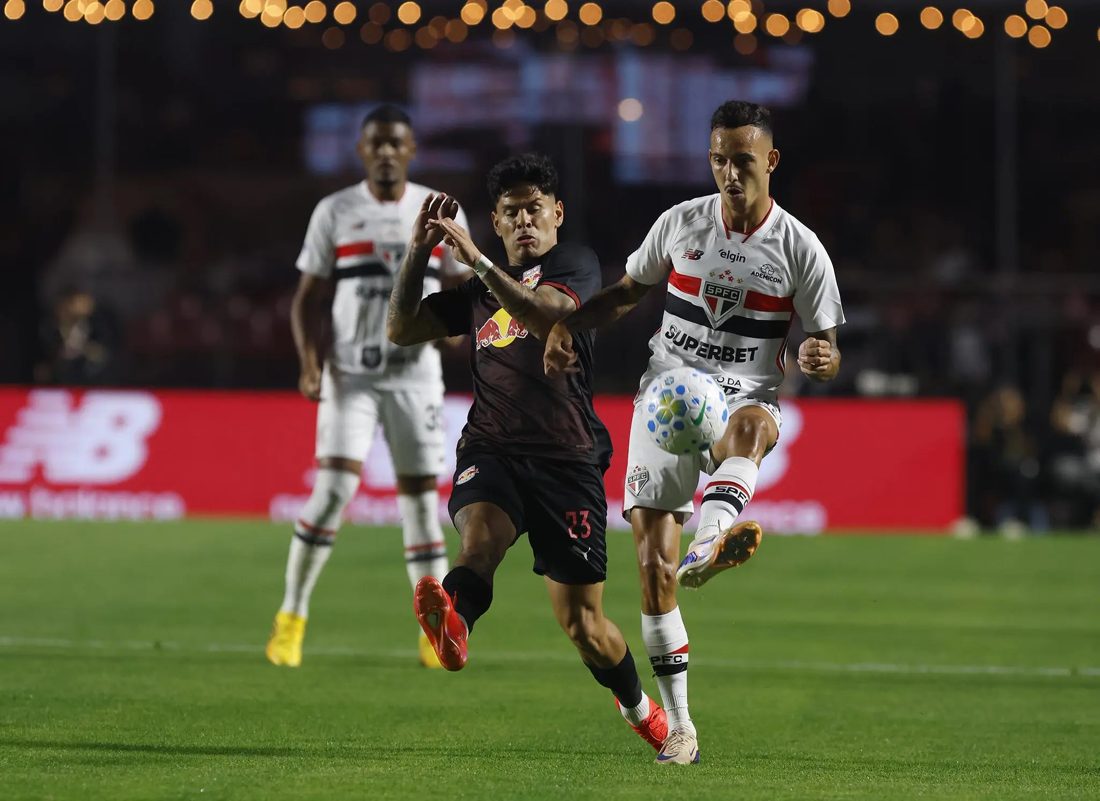 Iago consolida sequência como titular no São Paulo e ganha confiança de Dorival